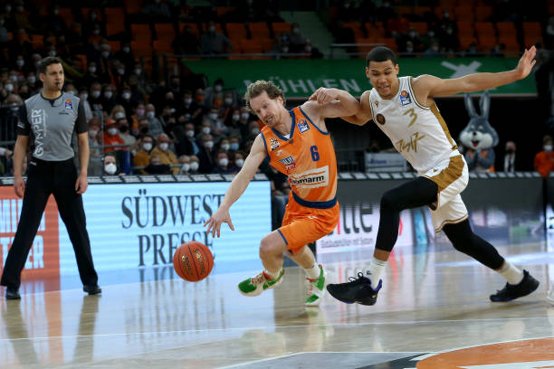 中场约书亚 中场约书亚