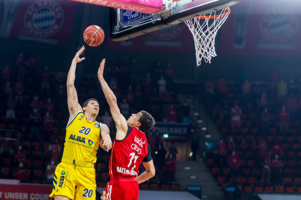 赛后迅速引 赛后迅速引