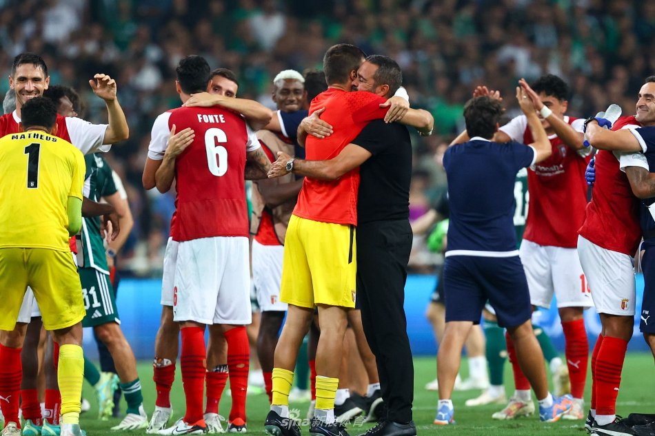 再度捧杯 再度捧杯